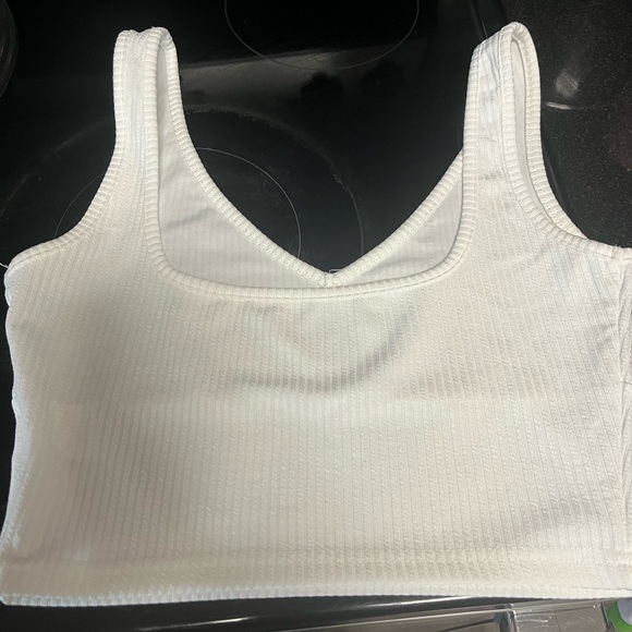 White crop tank - Picture 3 of 4